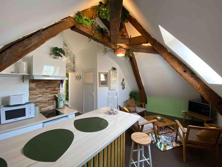 Sous Les Tropiques D'Ablis Apartment Luaran gambar